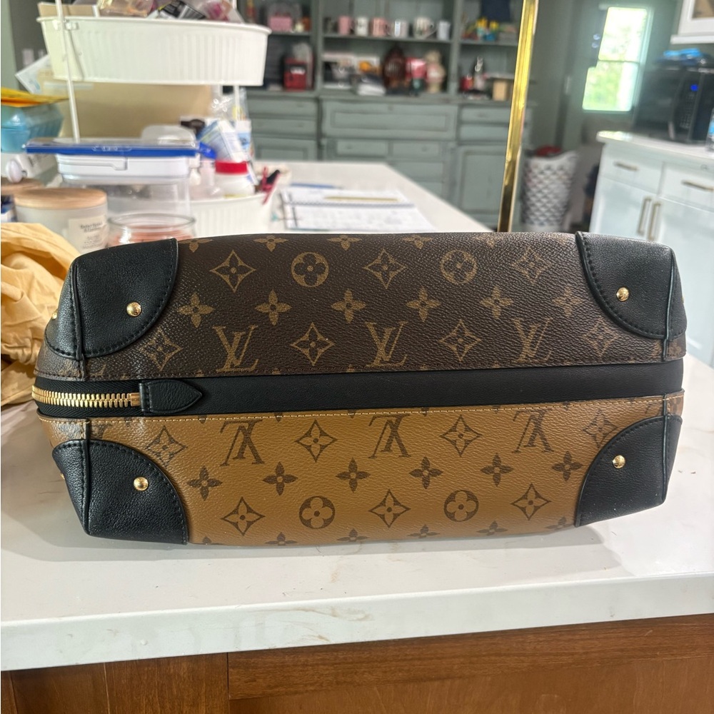 Louis Vuitton Brown Monogram triangle softy - Picture 7 of 8
